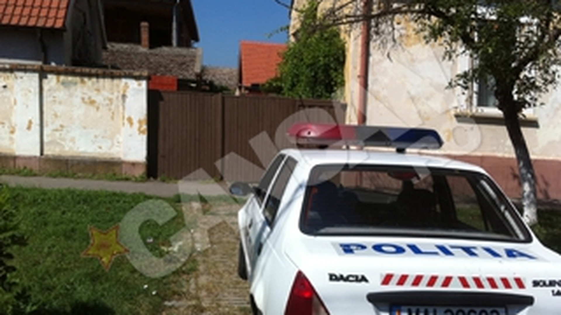 Un barbat si fiica sa de sase ani, gasiti spanzurati in podul casei in care locuiau