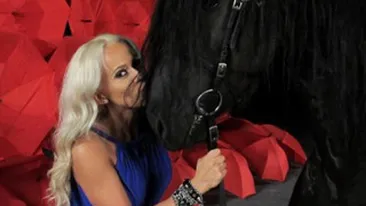 Anda Adam s-a apucat de echitatie! Este foarte relaxant, iti lucreaza frumos muschii corpului