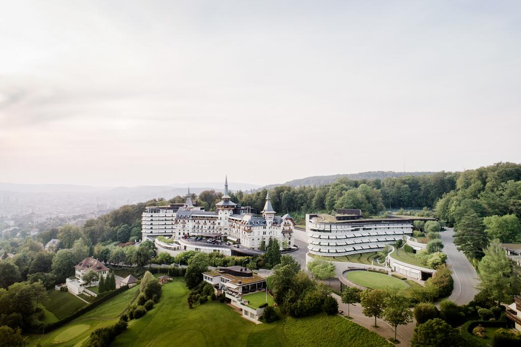 Micula Jr. și Andreea locuiesc într-un hotel de lux, la Zurich
sursa foto: booking.com