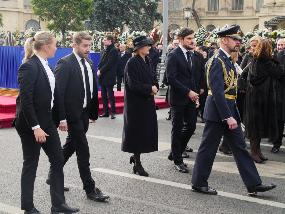 Adio, Maiestate! România şi-a condus Suveranul pe ultimul drum! CANCAN.ro a transmis live funeraliile Regelui Mihai I