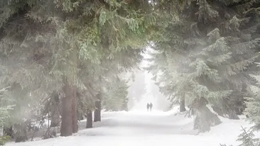 Se strică din nou vremea! Vortexul polar aduce temperaturi de iarnă siberiană în aceste zone