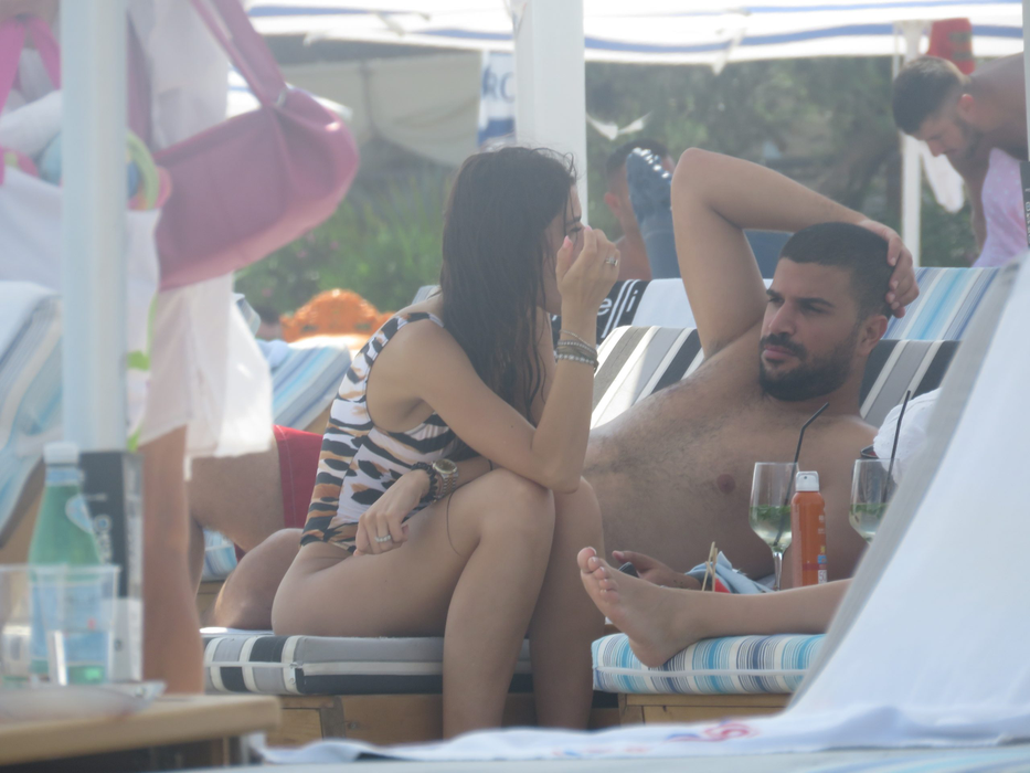 Ioana Filimon, în tandrețuri cu iubitul, pe plajă / Sursă foto: CANCAN