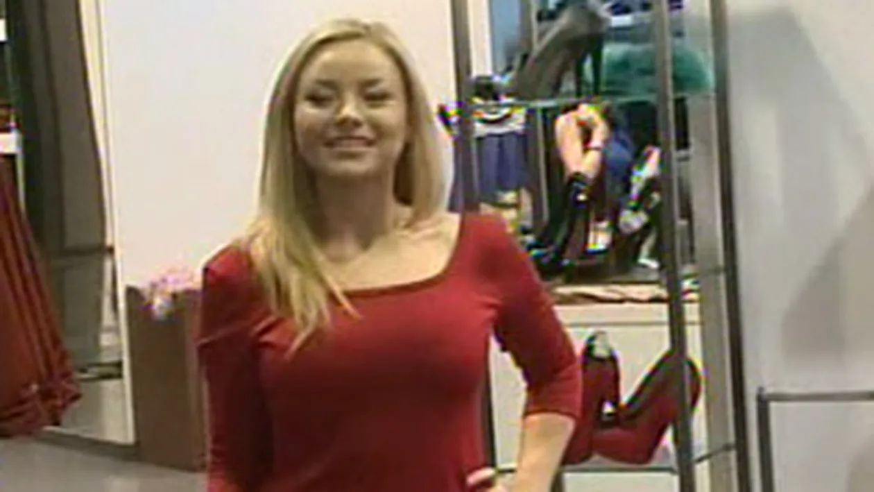 O mai stii pe Anya, blonda care a cantat cu HI-Q? Vezi ce mai face acum!