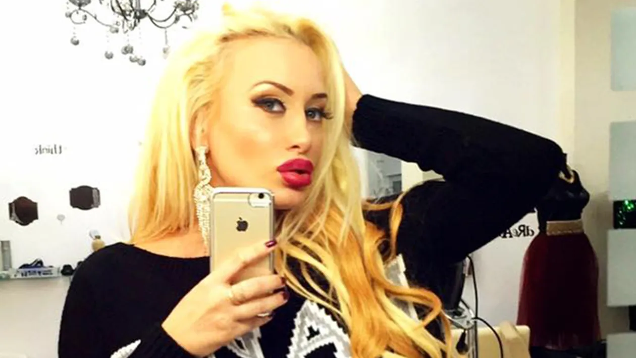 Un fan i-a trimis un filmuleţ obscen SIMONEI TRAŞCĂ: ”I-am văzut... ”