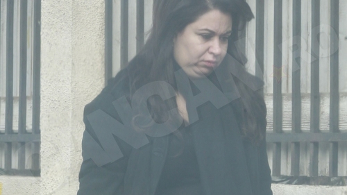 N-ai văzut-o niciodată mai tristă. Primele imagini cu Oana Roman în doliu