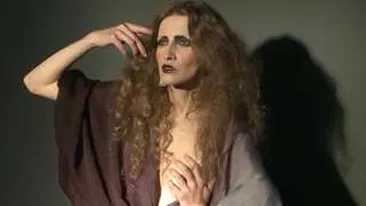 Iulia Albu si-a schimbat look-ul! Nu port mai mult de o data o tinuta!