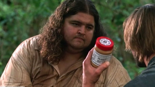 Îl mai ții minte pe simpaticul Hurley din serialul Lost? Cum arată acum, după ce a slăbit 45 kg