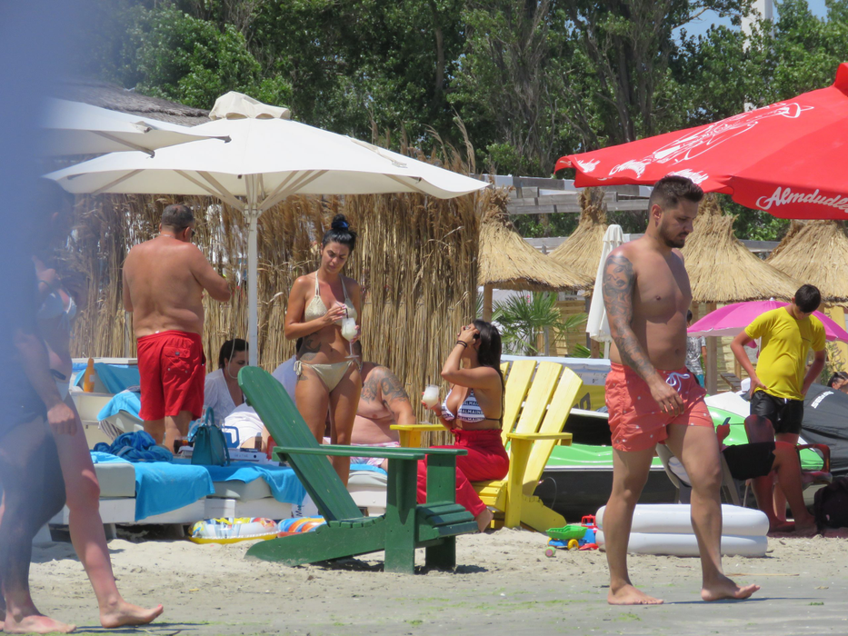 Roxana Dobre și ”Brazilianca” lui Nuțu, discuții pe plajă