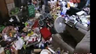Cea mai jegoasa familie din lume! Uite in ce conditii mizerabile traiesc