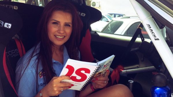 Ultimele pregatiri pentru raliul Deltei pentru cel mai sexy copilot! Denisa Nechita s-a indragostit de peisaje!