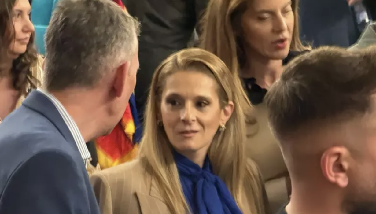Cum a apărut Marilena la lansarea cărții lui Gică Hagi! A atras toate privirile