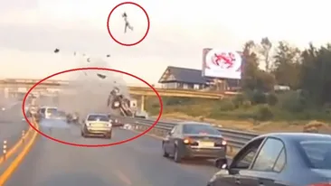 Atentie! Imagini socante! Accident teribil, a zburat zeci de metri in urma impactului!