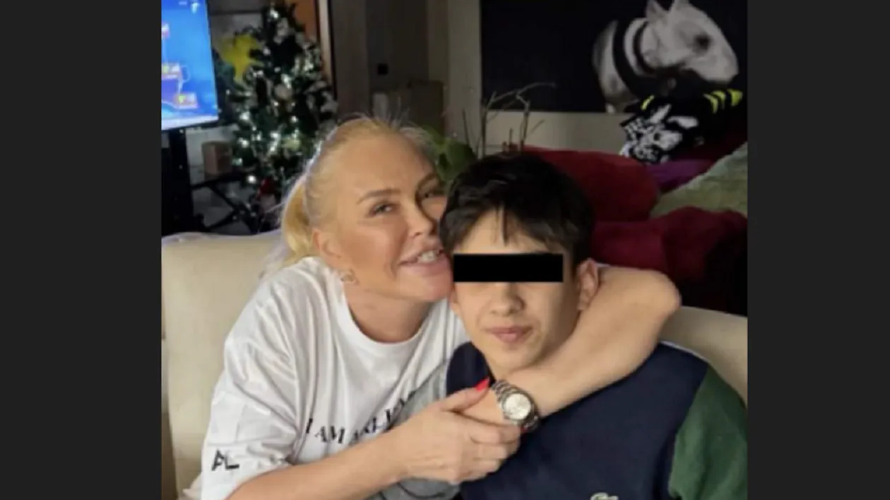 Ce mare s-a făcut Edan, copilul pe care Vica Blochina l-a făcut cu Victor Pițurcă! Imagine rarisimă, de gât cu fosta balerină