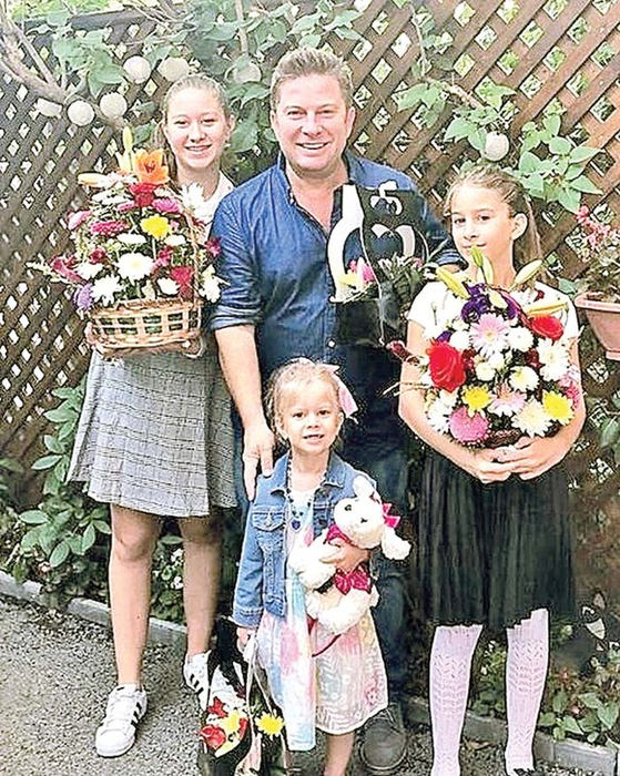 Cum arată fata cea mare a lui Pavel Bartoș! „Dacă ies cu ea de mână, zice lumea că îmi e iubită”