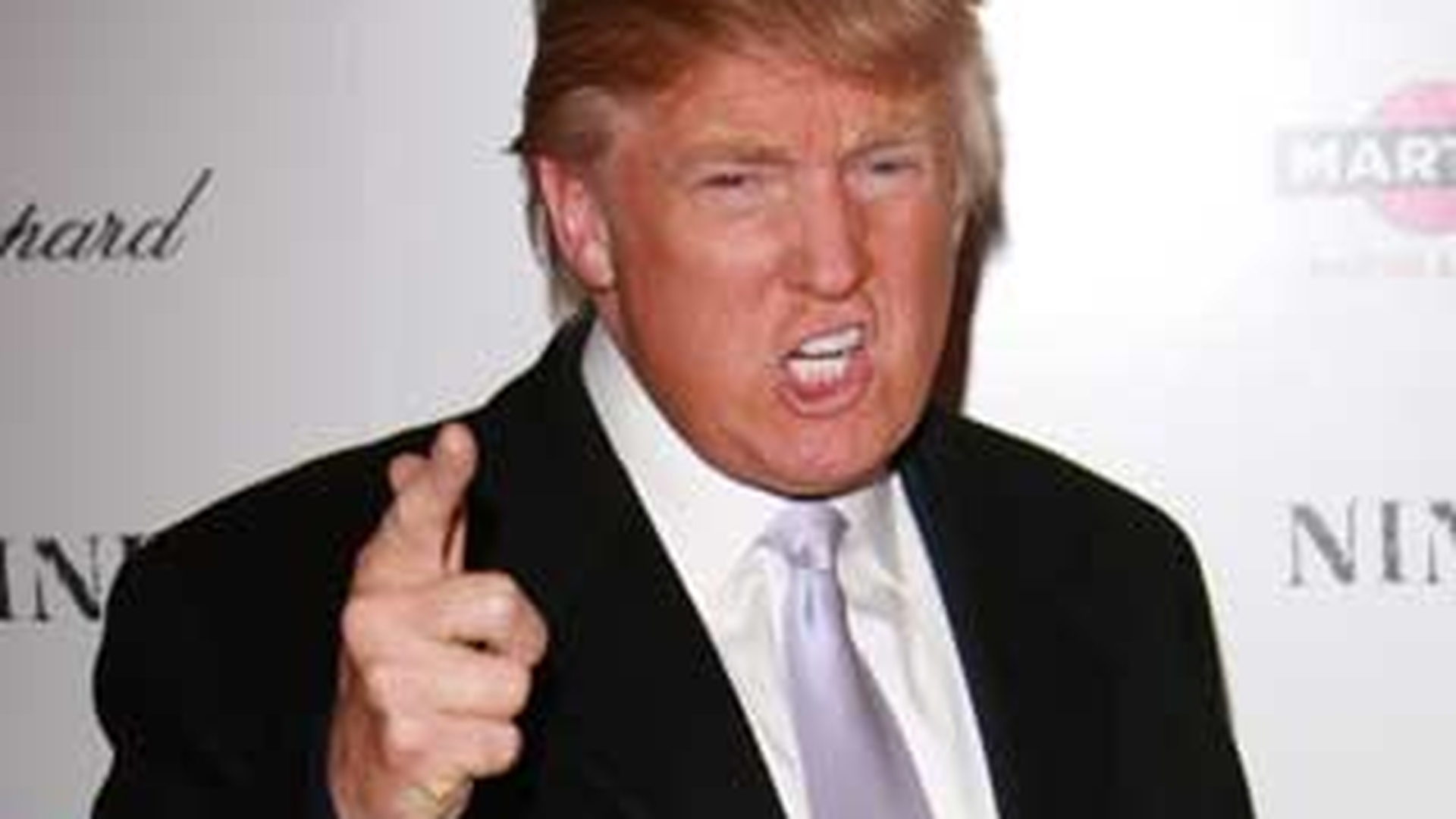 Donald Trump vrea sa conduca America! Va candida la alegerile prezidentiale din 2012