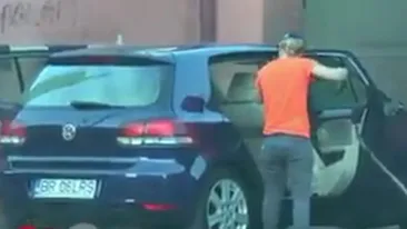 Surpriza incredibilă de care a avut parte un client al unei spălătorii! A comandat interior-exterior, iar mașina lui...