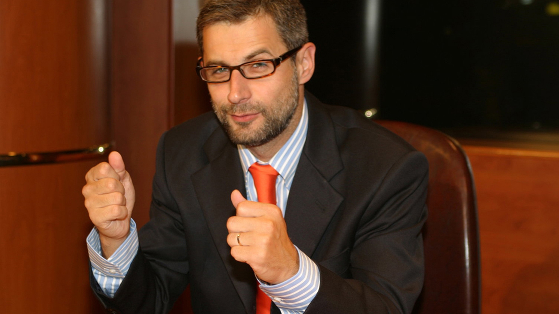 Radu Moraru, dat afară! Celebrul prezentator a făcut o criză de nervi când a aflat vestea