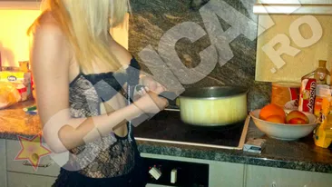 Femeia ideala...e in bucatarie FATALA! Ce vedeta de la noi compenseaza stangacia la cratita cu lenjeria incredibil de sexy!