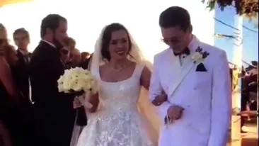 Imagini în premieră de la super-nunta de pe plaja din Cancun. ”Şeful morţilor” a plătit o avere ca să-i cânte Loredana