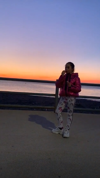 Alex Velea e topit după “fiica lui vitregă”! Antonia l-a filmat în timp ce o răsfața pe Maya