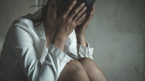 Fiul unei judecătoare din Gorj, acuzat că și-a violat fosta iubită