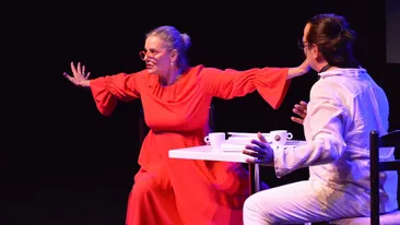 ”Lasă cochetăria, că nu ai învățat destul să dai la Medicină!”