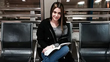 Betty Salam, sexy la piscina! Uite cat de bine arata fiica manelistului! Mi-am promis sa...