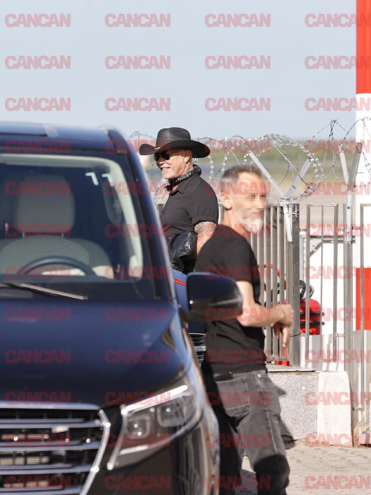 Primele imagini cu membrii trupei Metallica înainte de show-ul uriaș de pe Arena Națională. „Zeii rock-ului” au aterizat la București cu două avioane private