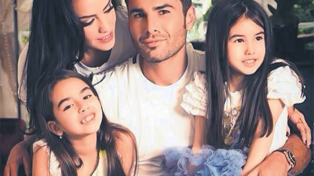 Adrian Mutu petrece în Republica Dominicană. S-a întâlnit cu Adriana şi Maya, fetele pe care le are din relaţia cu Consuelo