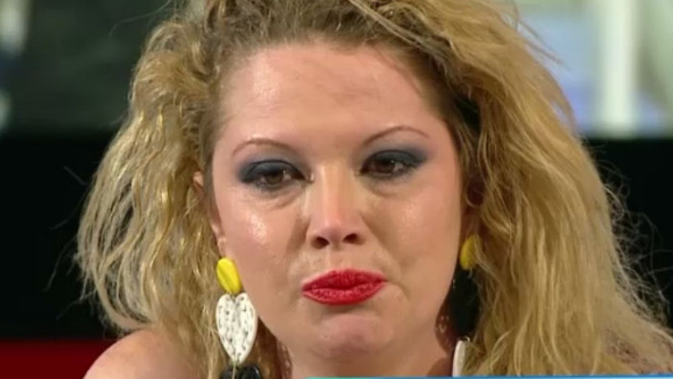 Oana Lis continua seria dezvaluirilor despre tatal ei care a violat-o: "Plang de cate ori imi amintesc"