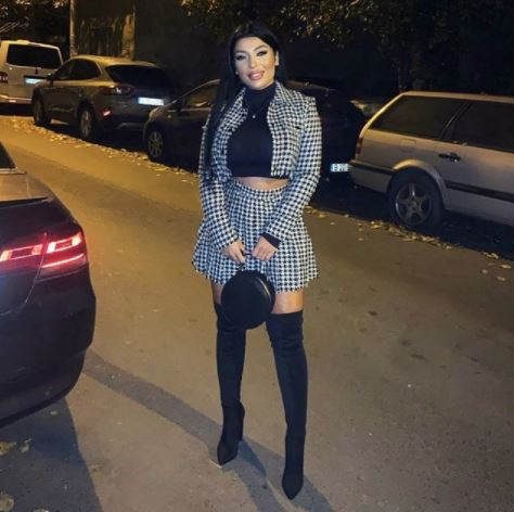 Alina Stoican, femeia care l-a cucerit pe talentatul manelist, este make-up artist, iar Andreea Tonciu este una dintre clientele sale cunoscute © Instagram