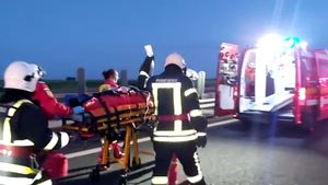 Accident grav la vama Nădlac. Un microbuz plin cu pasageri a intrat în coliziune cu un tir