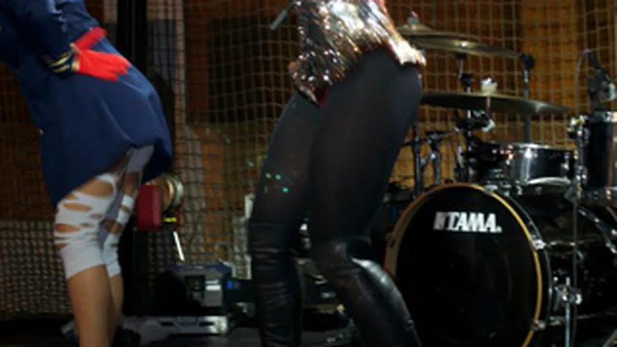 Anda Adam: M-am saturat de stilistii care nu fac diferenta intre hainele de scena si cele elegante cu care apar