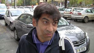 S-a dezbracat, s-a incordat si apoi s-a aruncat! Ce a putut sa faca tatal lui Connect-R in fata tuturor, la o piscina de 5 stele!
