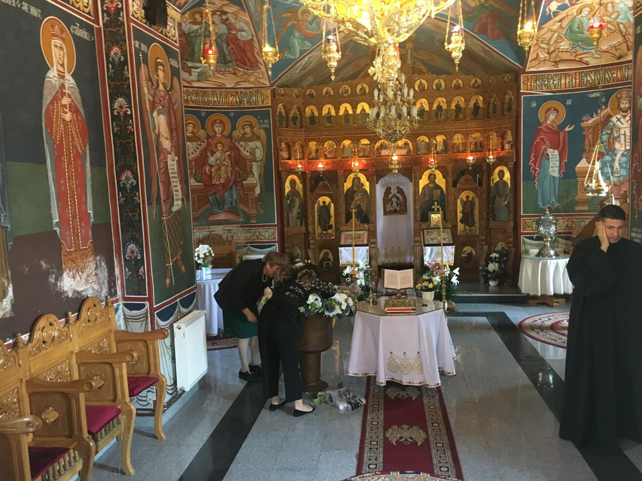 Gabriela Cristea își creștinează fetița! Primele imagini de la biserică