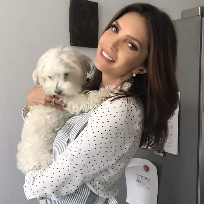 Cristina Spătar se mută cu iubitul misterios! Artista și-a făcut credit pentru casă, după ce a fost dată afară din vilă de fostul soț.