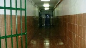 Naştere mai puţin obişnuită! O femeie a adus pe lume o fetiţă în toaleta unui penitenciar