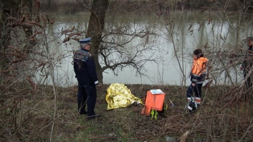 Bărbat găsit mort în albia unui râu din Vrancea!
