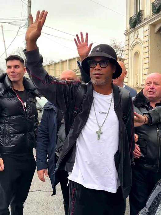Investiție istorică la Iași: 150.000 € pentru 5 minute cu Ronaldinho în ploaie