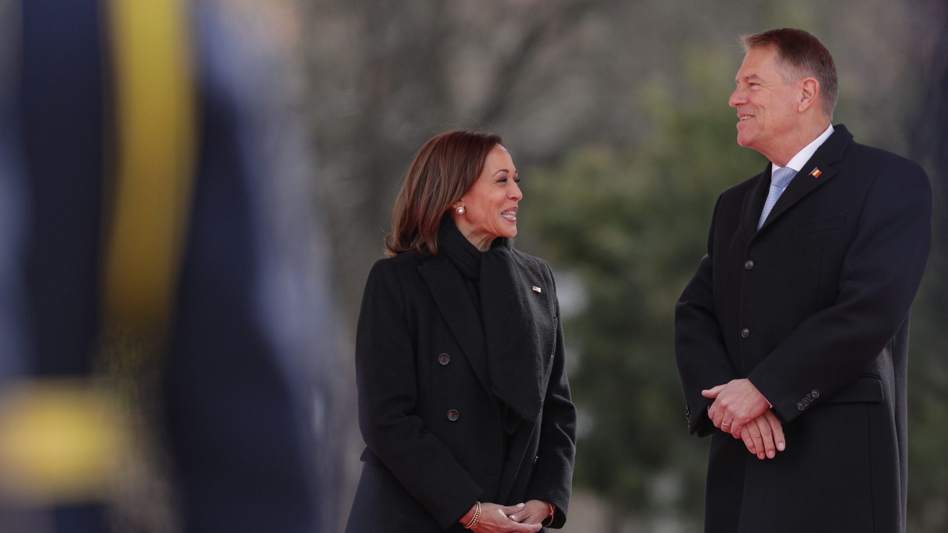 Cine e Kamala Harris, femeia pe care Joe Biden o susține în lupta pentru președinția Americii. Se va înfrunta cu Donald Trump
