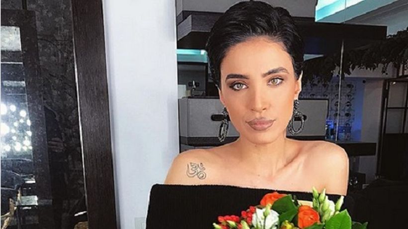 VIDEO / Însărcinată în trei luni, Adelina Pestriţu a făcut abdomene atârnată la mai bine de un metru deasupra solului! Cum s-a descurcat viitoarea mămică la acest exerciţiu dificil