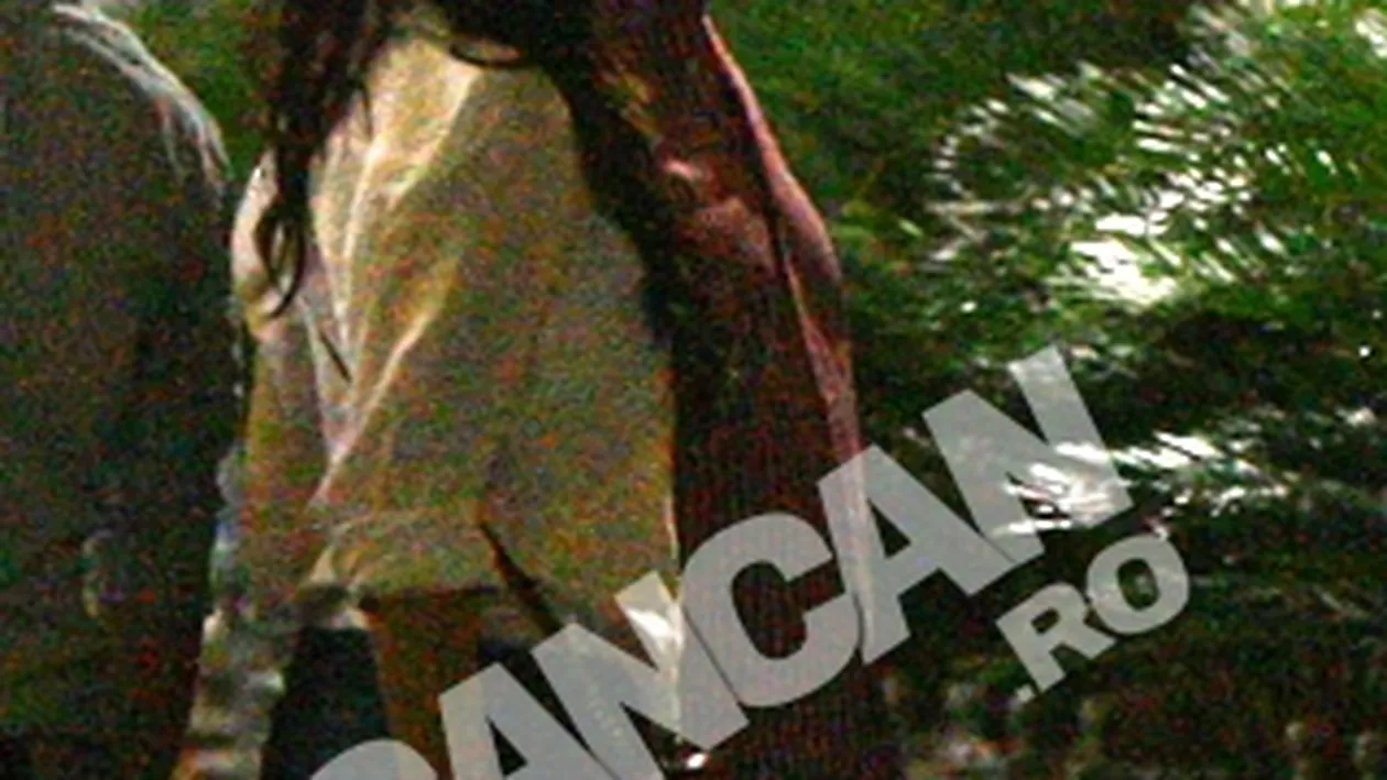 Tariceanu si iubita, romantici ca doi adolescenti prin Centrul Vechi