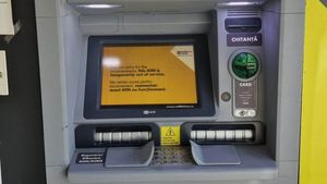 Metoda de furt din bancomat, care face ravagii! Specialiștii au rămas fără cuvinte când au văzut la ce s-au gândit infractorii