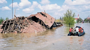 Cod rosu de inundatii! Se aplica in trei judete!