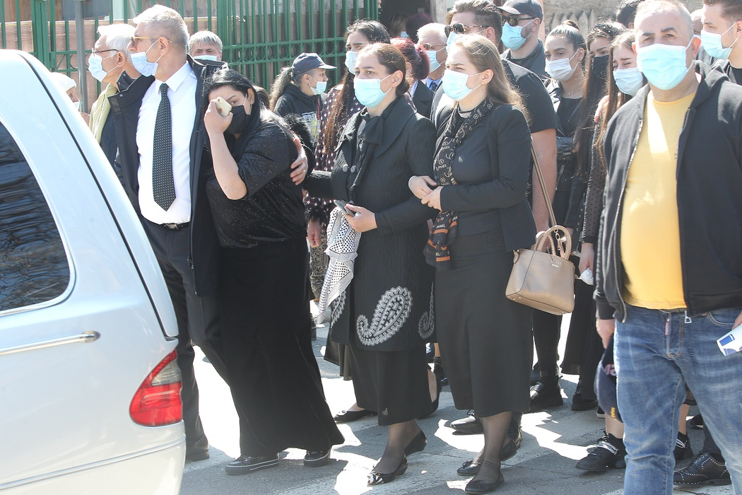 Gabi Luncă a fost condusă de mulți apropiați pe ultimul drum