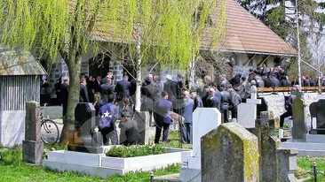 Satenii din Joseni spun lucruri stranii despre viceprimarul ucis: Cand se imbata, pipaia barbatii