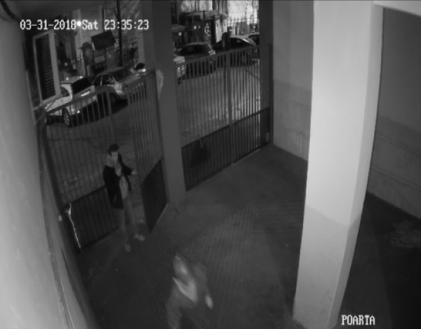 Piromanul din București, care a incendiat la 8 mașini și un bloc, a fost prins! E incredibil unde l-au încătușat polițiștii