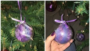 A impodobit bradul cu bunica ei, dar a ramas socata! Ce descoperire a facut o tanara in globurile atarnate