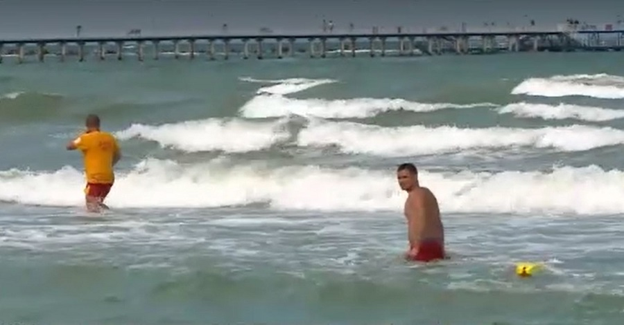 Trupul copilului de 12 ani dispărut în apele mării a fost găsit între stabilopozii din Mamaia