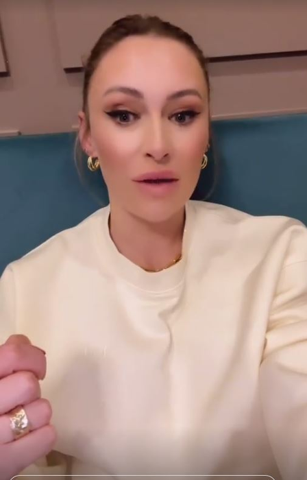 Ioana Chișiu, dezvăluiri copleșitoare despre divorțul de tatăl fiicelor sale: “Nu vreau să mă judecați”. Am aflat cine este și cu ce se ocupă noul iubit al blondei
